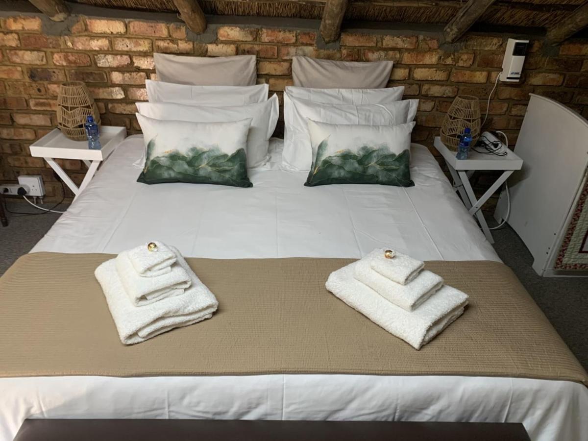 Sunset Guesthouse And Venue Cullinan Meule Kültér fotó